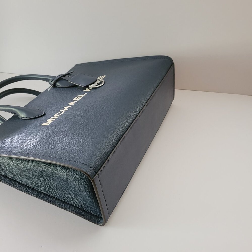 Michael Kors Navy Blue Tote with White Accents - Picture 6 of 7